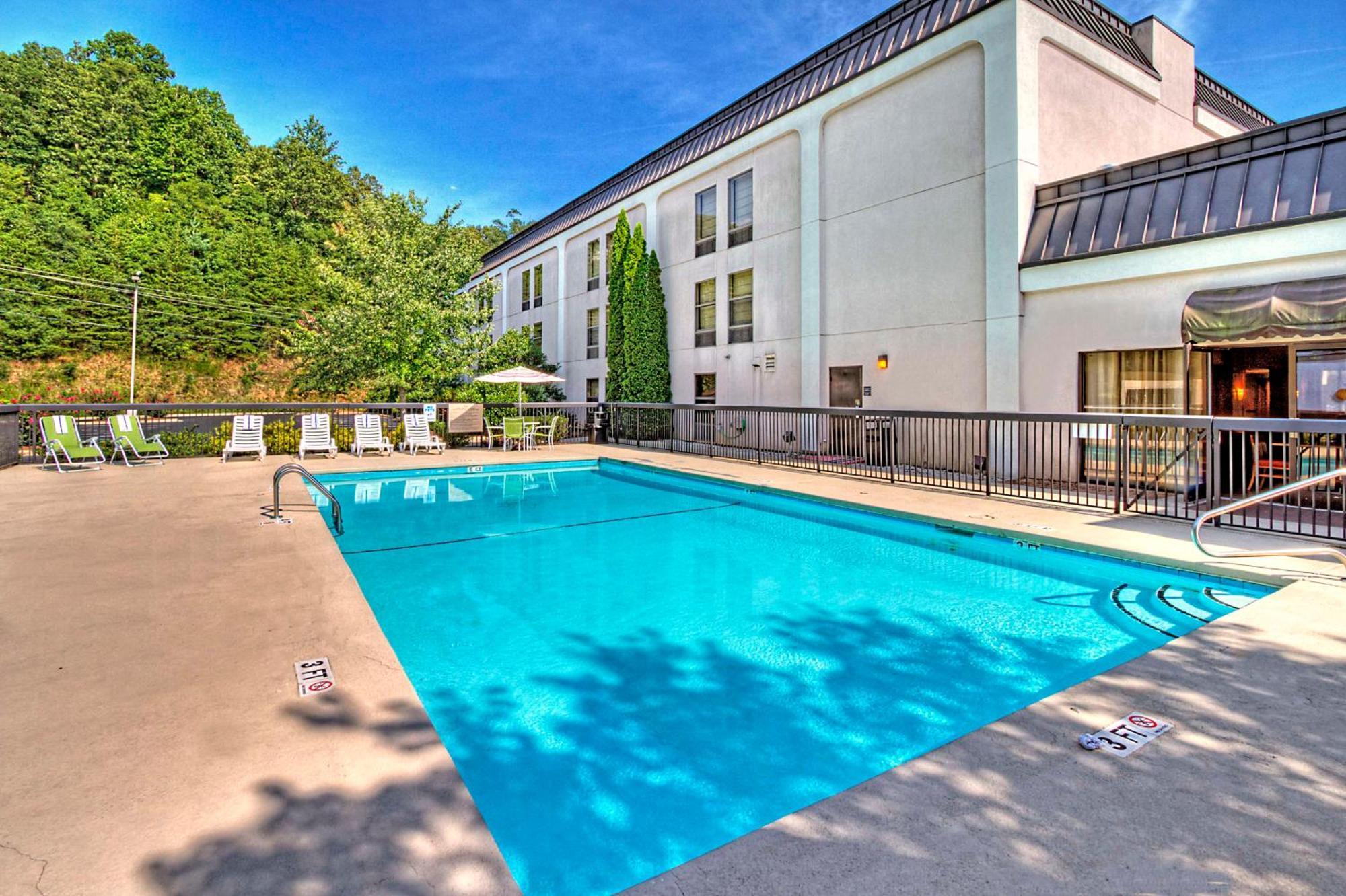 Hampton Inn Franklin, Nc Exteriör bild